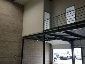 Local industriel 150 m²