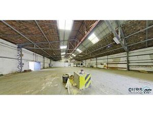 Local 1300 m² Mantes-la-Jolie