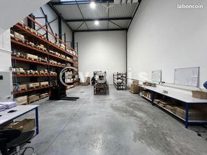 Local d'activité 282 m²