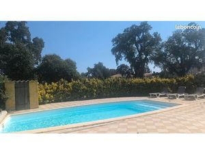 A vendre villa et appartement