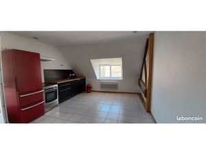 Appartement  très bon état  poutres apparentes