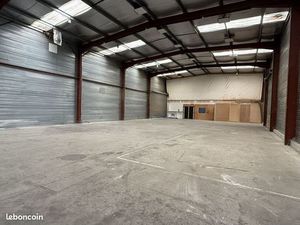 Entrepôt 900 m² BEGLES