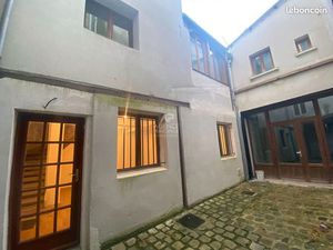 Local commercial 72 m² PONTOISE