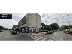 Chatou centre Local commercial 75m2 et stockage 150m2