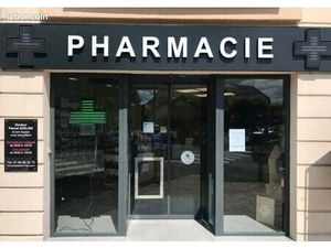 Mur de pharmacie loué