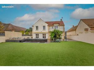 Maison 7 pièces 240 m²