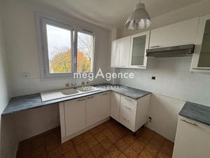 Vente appartement 4 pièces 74 m² à Brie-Comte-Robert (77170)  164 300 €