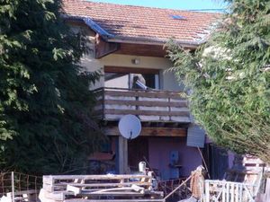 Maison et dependances sur grand terrain