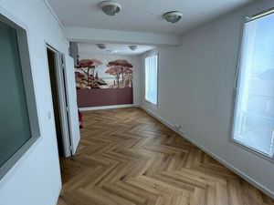 Local 35 m² Puget-sur-Argens