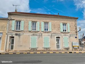 Immeuble 104 m² NALLIERS