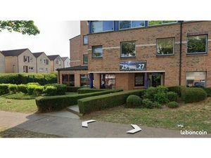 4 bureaux contigus  ensemble ou séparément  chacun 33m²