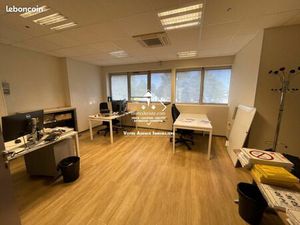 Bureaux 235 m²
