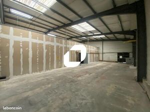 Local d'activité 462 m²