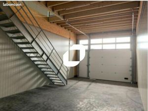 Local d'activité 96 m²