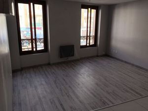 F2 10 min à pied de la Gare RER