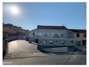 Immeuble 11 pièces 256 m²