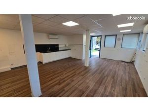 ? Local professionnel à louer Cenon