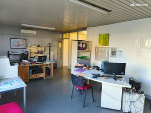 Local commercial / de services à louer – 75 m² – Floirac (33270)