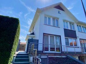 Charmante maison à trois façades au cœur de Grand-Bigard