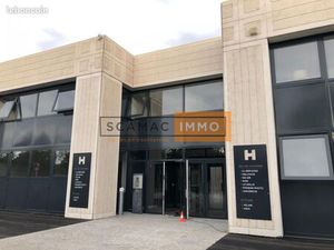 Local d'activité 243 m²