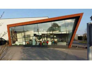 Immeuble commercial à vendre