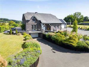 Charmante villa en pierres du pays avec vue