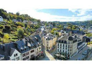 Bouillon centre : 2 maisons de commerce en plein centre.