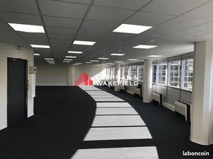 Bureaux 241 m²