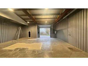 Entrepôts polyvalents de 190 m² très bien situé !