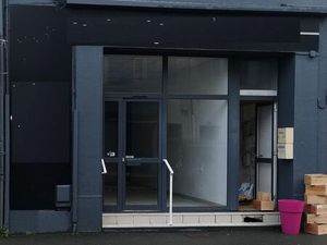 Local commercial 37 m² LUCON