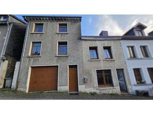 Bouillon : maison avec garage et jardin  4ch  2sdb.
