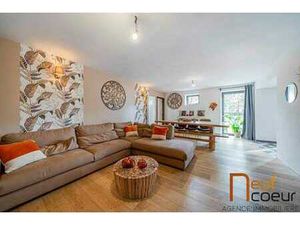 Du bois  de la pierre naturelle  de l'authenticité