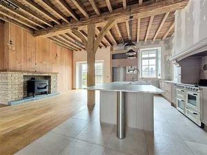 Spacieuse maison rénovée 3 chambres et nombreux espaces amén