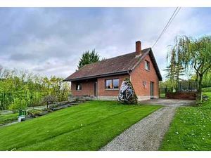 Habitation 4 façades idéalement sise à Sohier.