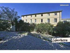 Immeuble 564 m² Comps