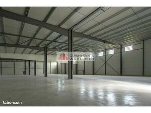 Local d'activité 2 600 m²