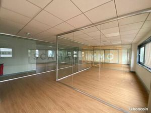 Bureau 268 m²