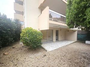 ANTIBES 2 PIECES EN REZ DE JARDIN CHEMIN DU PURGATOIRE