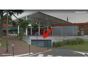 Parking couvert sécurisé  facile d'accès   Franconville pas cher