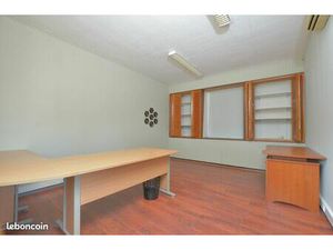 Local commercial / bureaux proche gare et parking