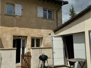 Maison rénovée avec jardin et garage – Maurecourt centre