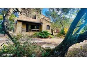 Cournonsec villa T5 R+1 de 180 m2 terrain 455m2 piscinable