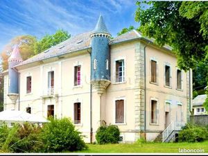 Chateau 14 pièces 1950 m²