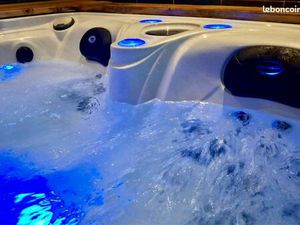 SPA   jacuzzi &sauna  clefs en main