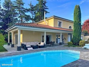 Maison 2 pièces 214 m²