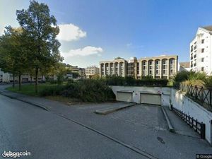 Place parking souterrain Curial