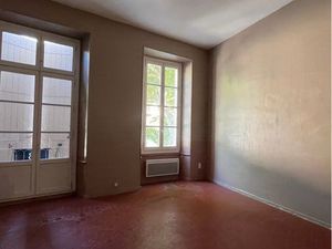 Magnifique appartement ancien spacieux avec très grands volumes