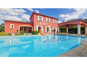 Belle villa avec piscine à vendre proche de Nimes