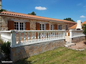 Maison A Louer Apremont (Vendée)
