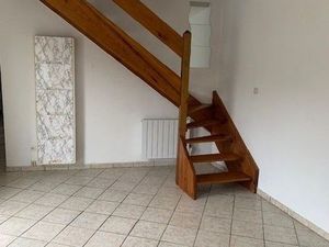 Belle maison F4/5 à GIMEAUX avec terrasse et cour